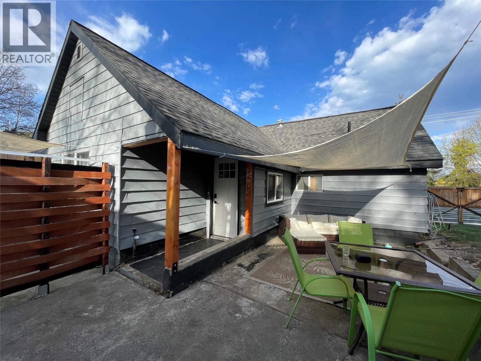 2043 Park Street, Rossland, British Columbia  V0G 1Y0 - Photo 3 - 10379188