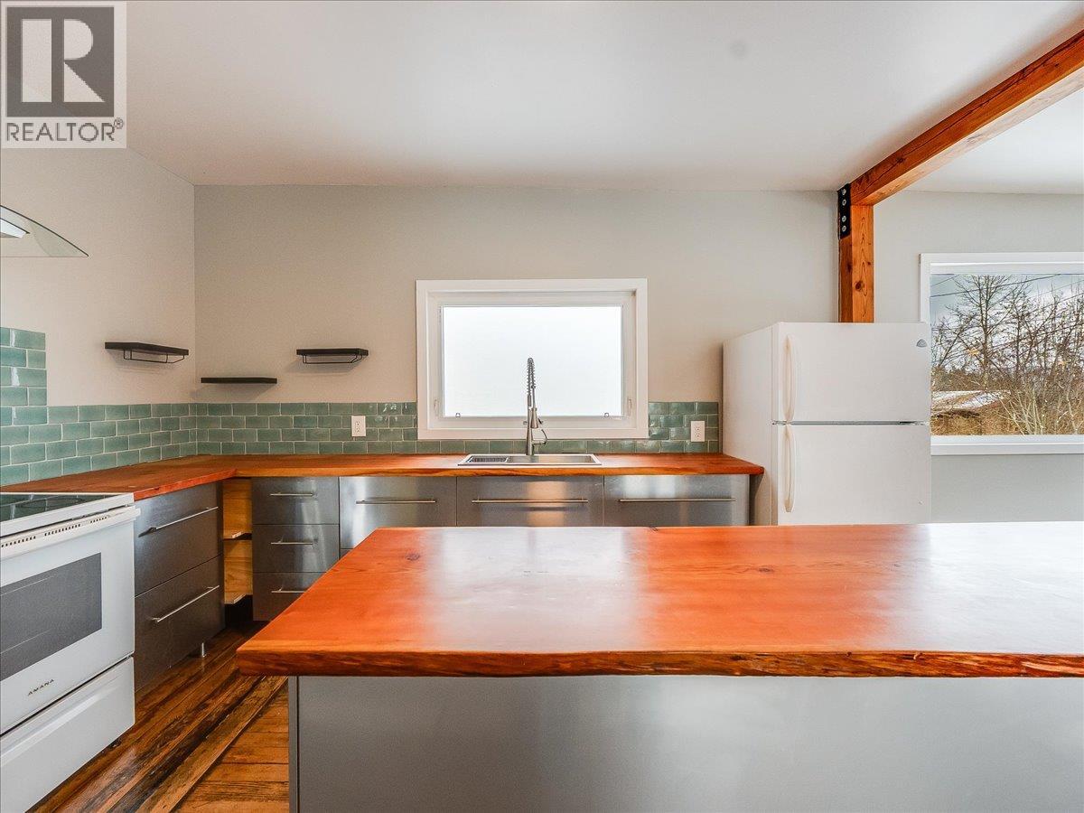 2043 Park Street, Rossland, British Columbia  V0G 1Y0 - Photo 30 - 10379188