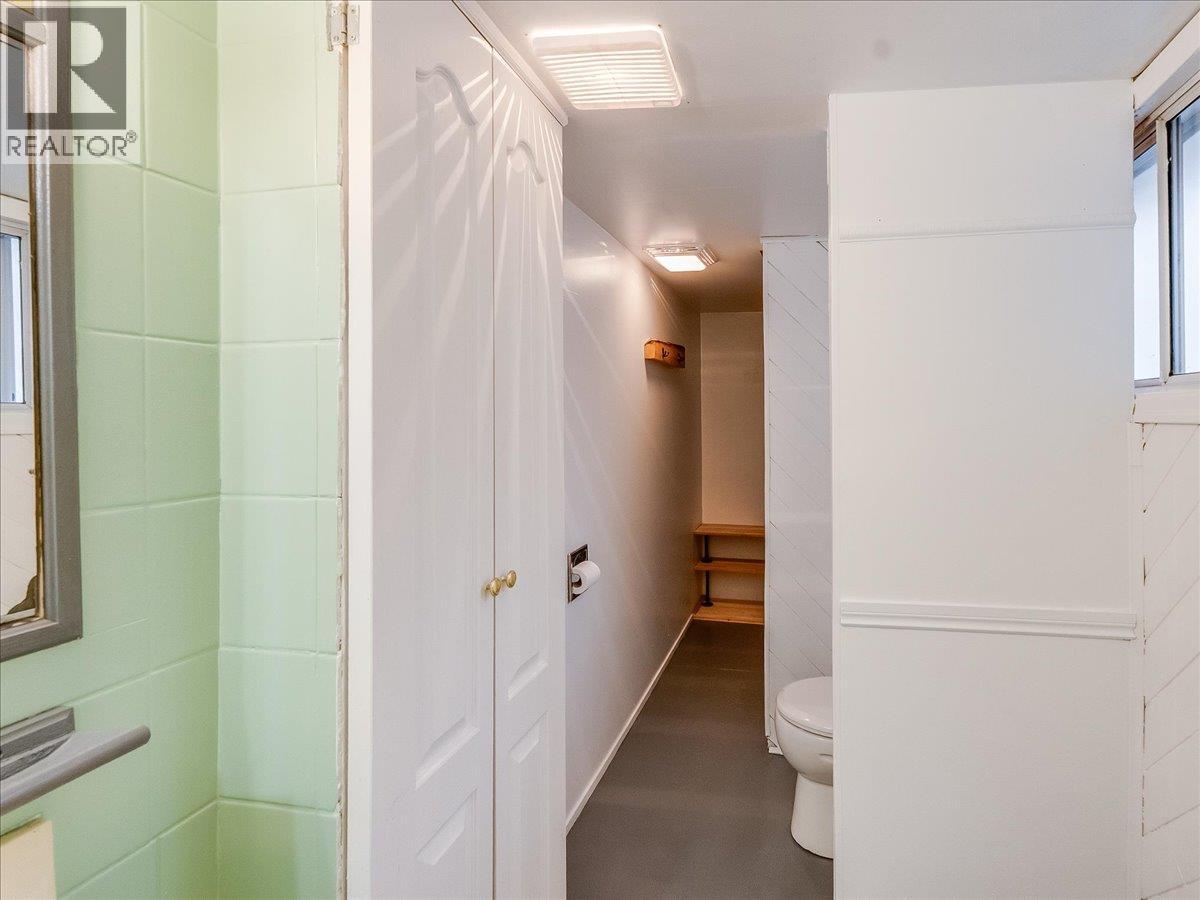 2043 Park Street, Rossland, British Columbia  V0G 1Y0 - Photo 37 - 10379188