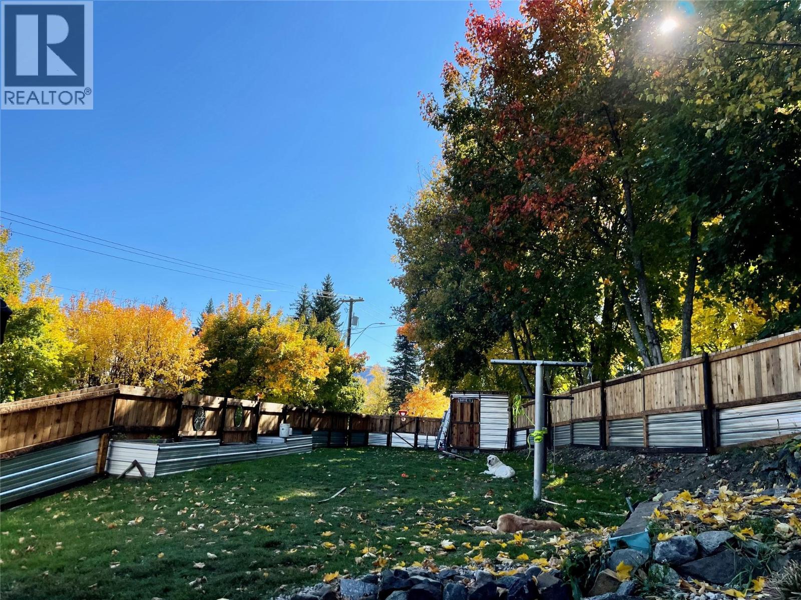 2043 Park Street, Rossland, British Columbia  V0G 1Y0 - Photo 4 - 10379188