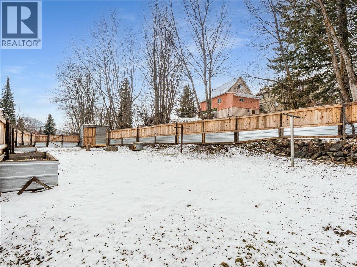 2043 Park Street, Rossland, British Columbia  V0G 1Y0 - Photo 57 - 10379188