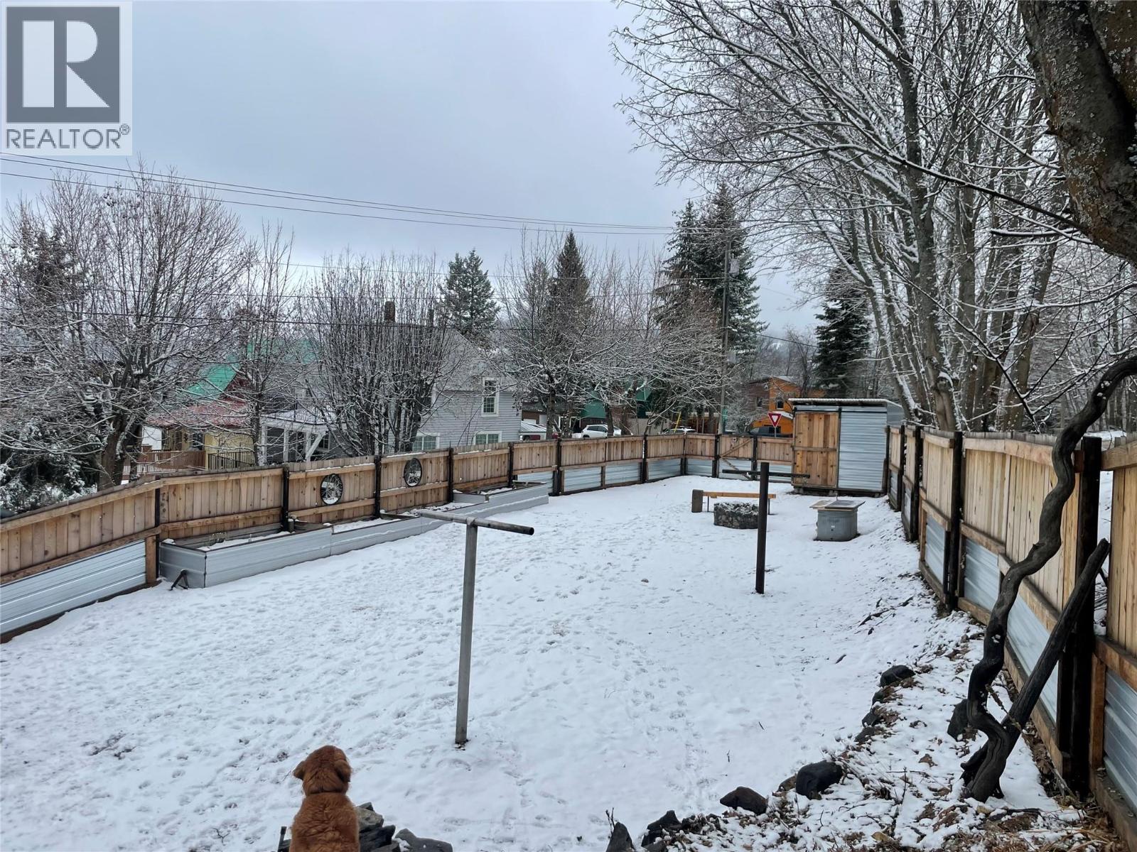 2043 Park Street, Rossland, British Columbia  V0G 1Y0 - Photo 6 - 10379188