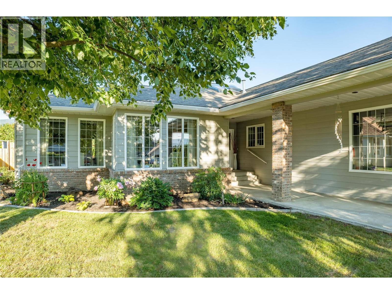 2220 Okanagan Street, armstrong, British Columbia