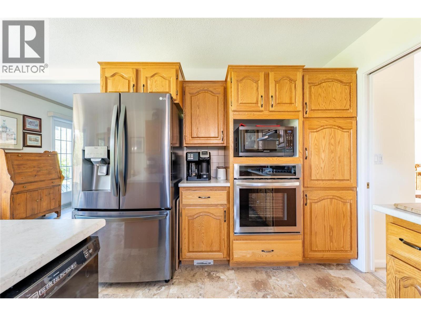 2220 Okanagan Street, Armstrong, British Columbia  V4Y 0B7 - Photo 14 - 10379576