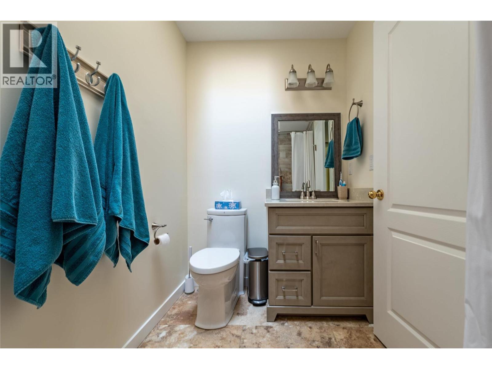 2220 Okanagan Street, Armstrong, British Columbia  V4Y 0B7 - Photo 33 - 10379576