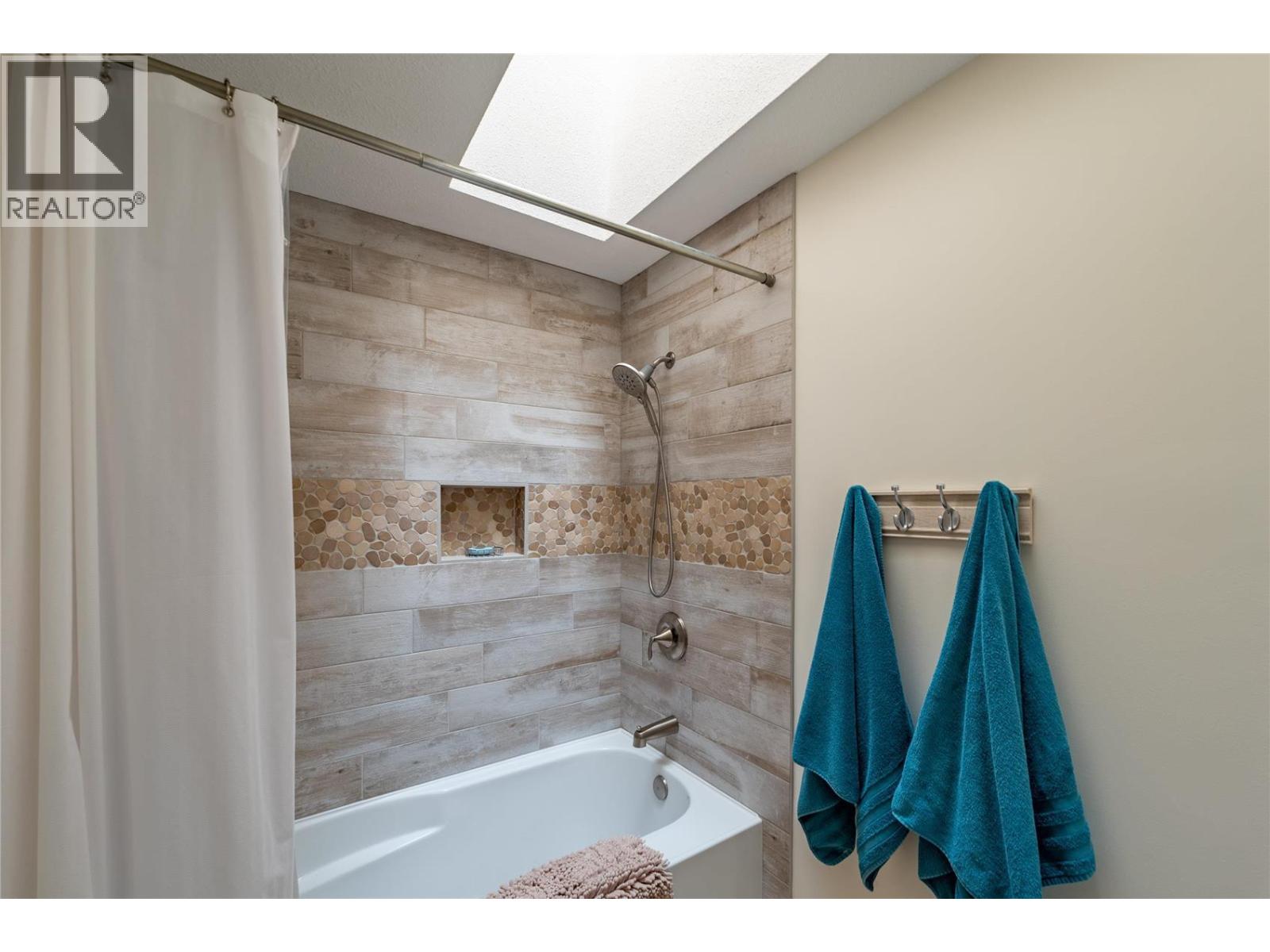 2220 Okanagan Street, Armstrong, British Columbia  V4Y 0B7 - Photo 34 - 10379576