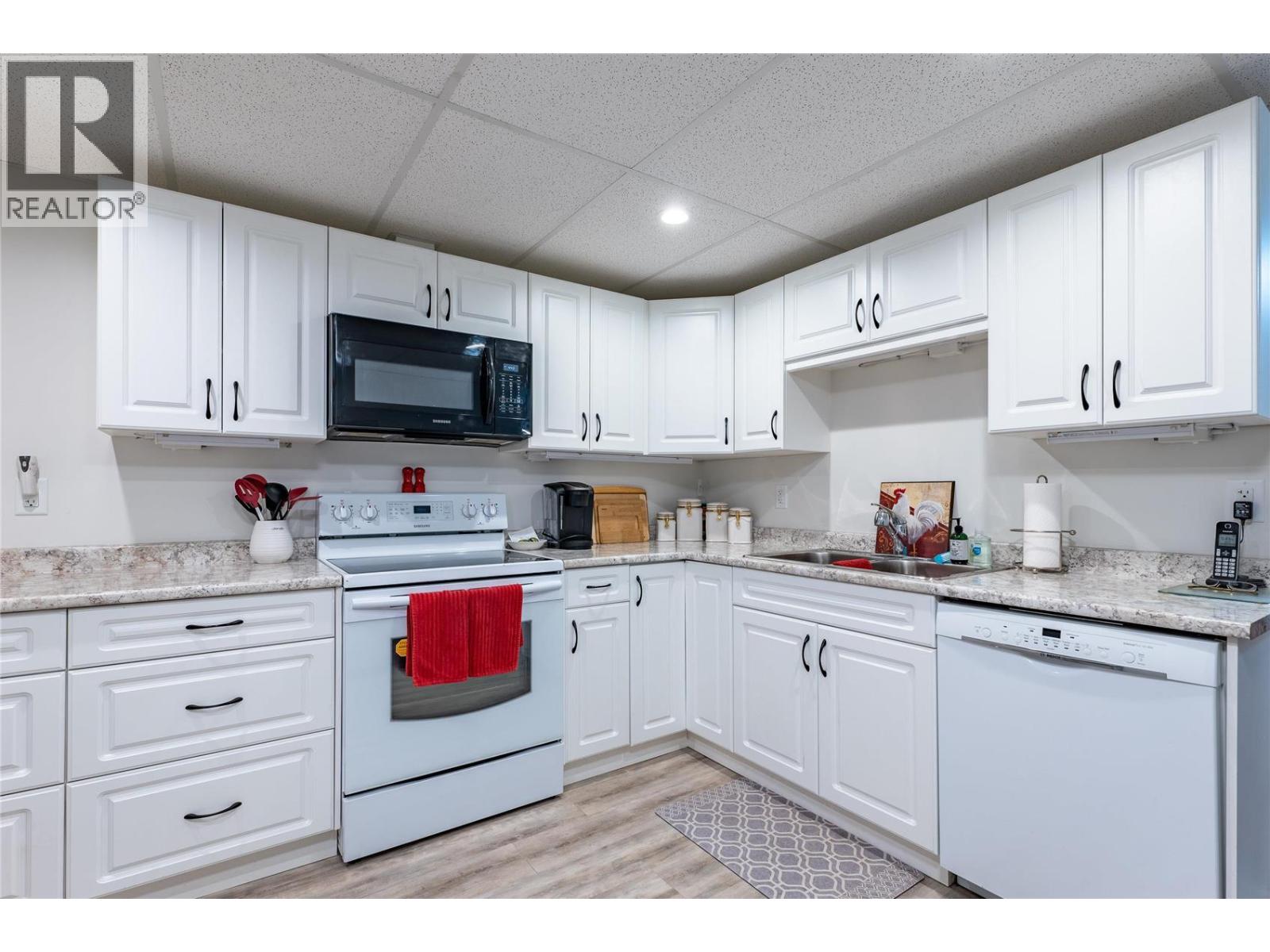 2220 Okanagan Street, Armstrong, British Columbia  V4Y 0B7 - Photo 47 - 10379576