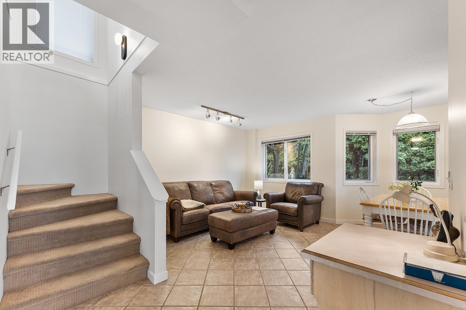 783 Westpoint Drive, Kelowna, British Columbia  V1W 2Z4 - Photo 4 - 10377222