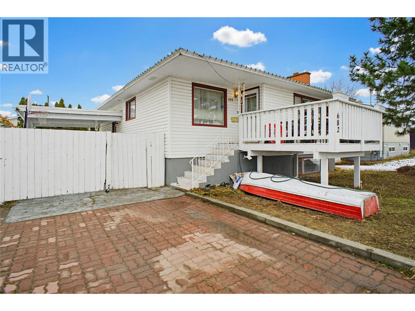 682 Alberni Avenue, Kamloops, British Columbia  V2B 1T1 - Photo 2 - 10379570