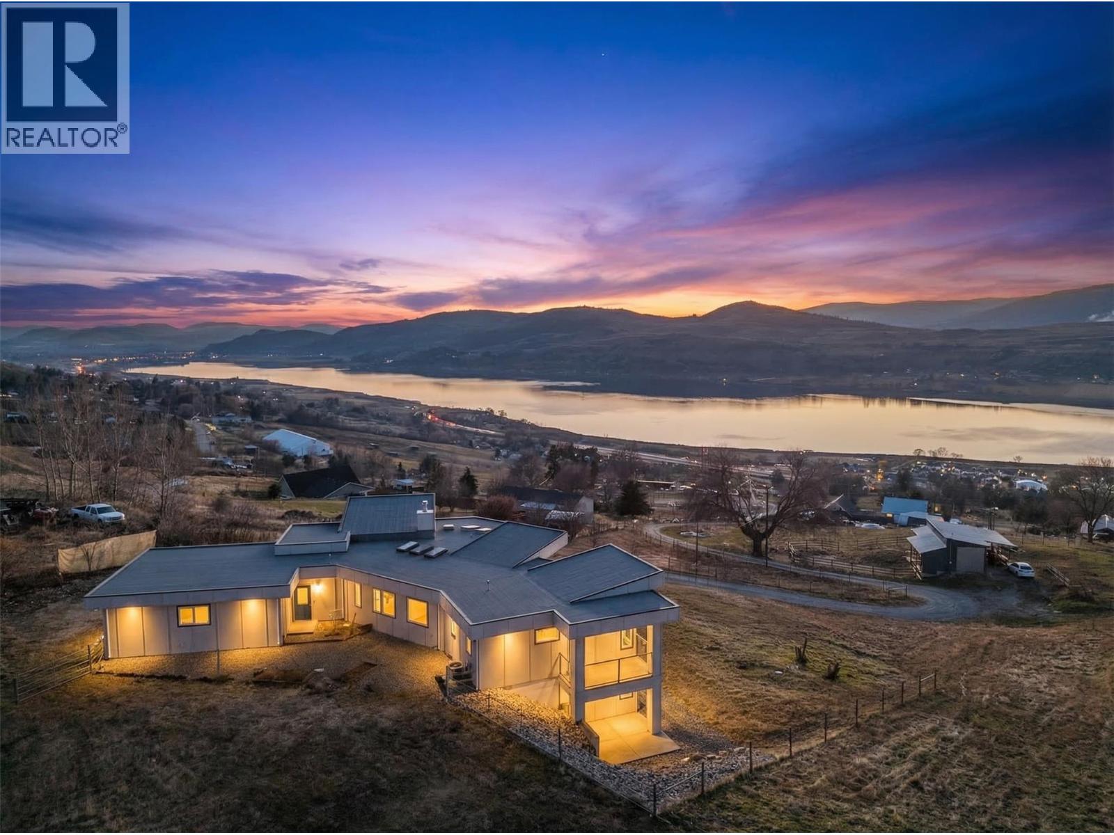 7697 Baker Hogg Road, Vernon, British Columbia  V1B 3S3 - Photo 3 - 10379548