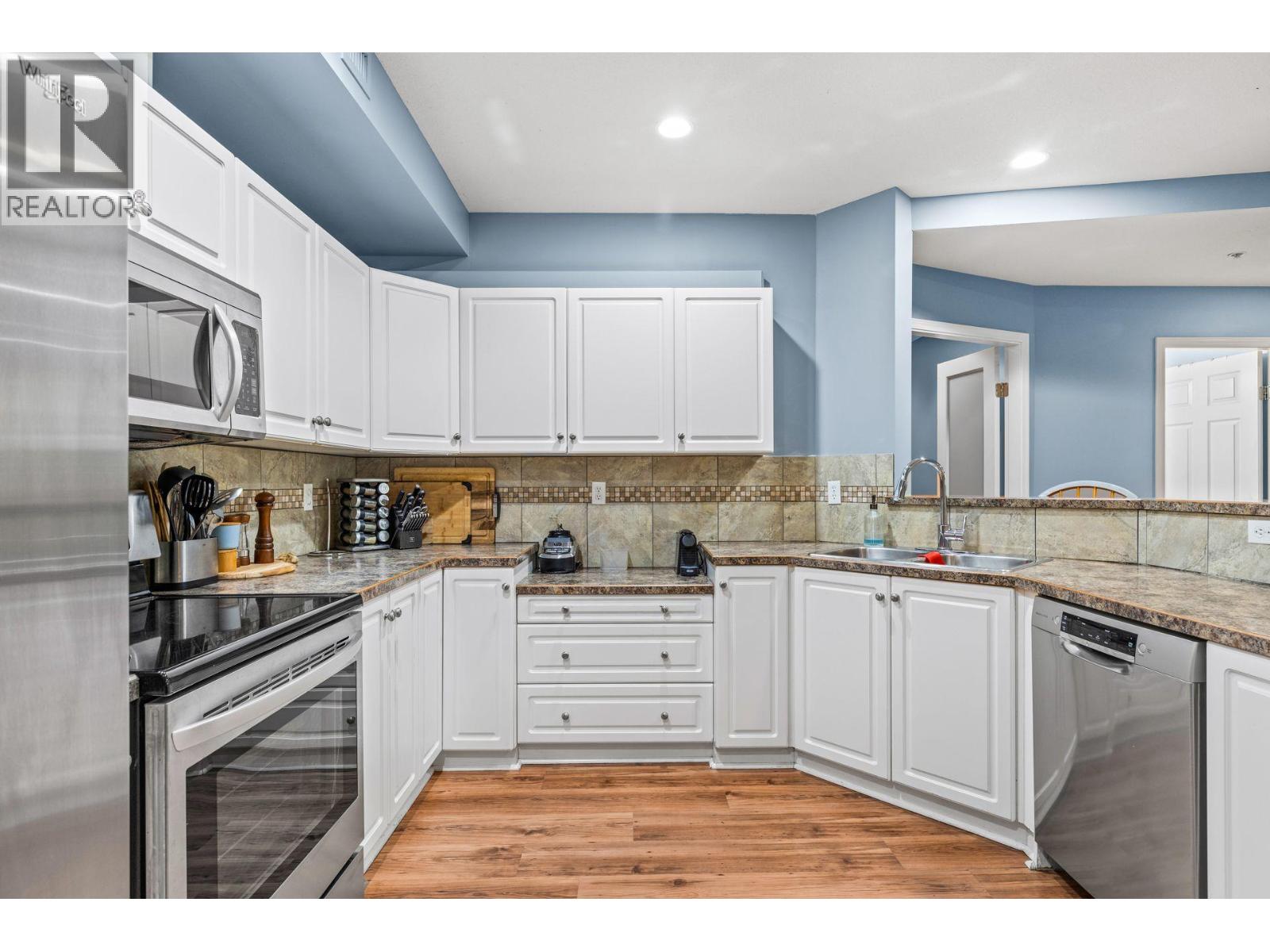 1088 Sunset Drive Unit# 208, Kelowna, British Columbia  V1Y 9W1 - Photo 3 - 10379324