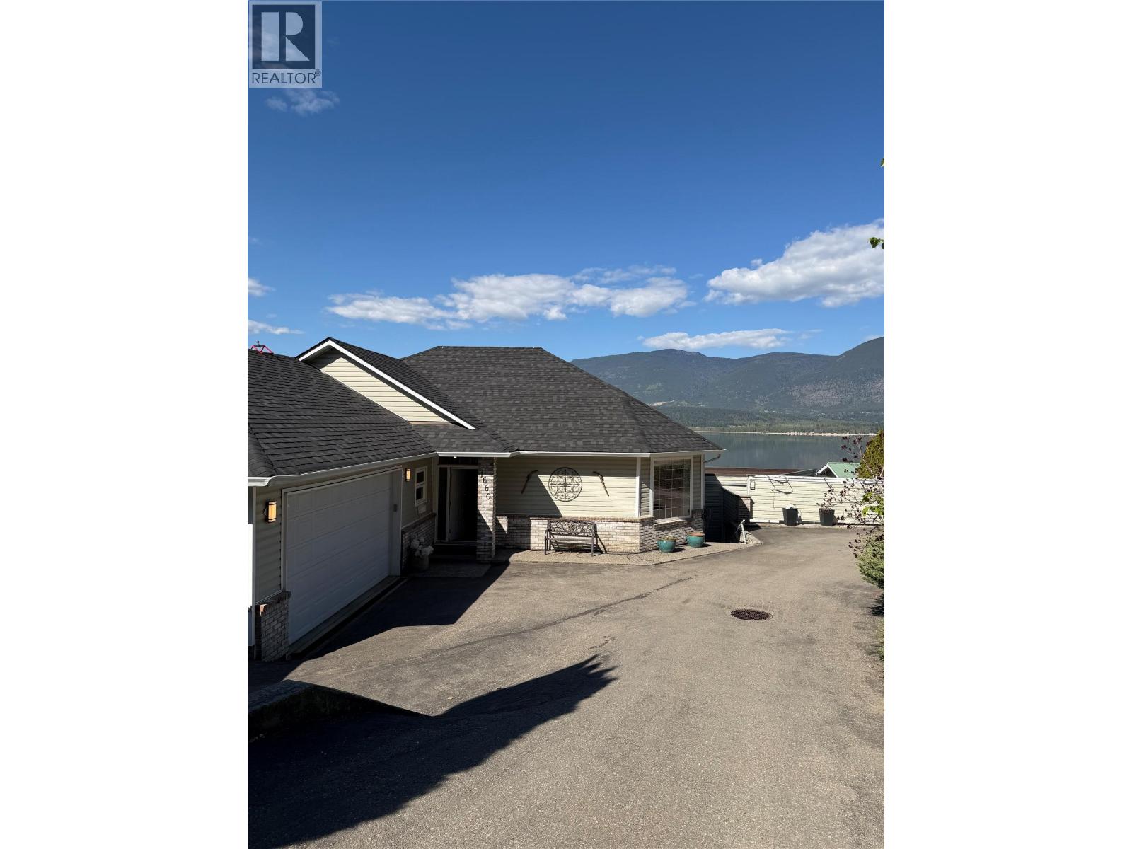 1660 28 Avenue Ne, Salmon Arm, British Columbia  V1E 3X2 - Photo 2 - 10379306