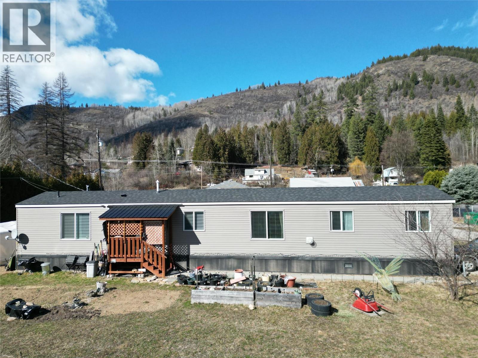 1034 Highway 3b Unit# 2, Montrose, British Columbia  V0G 1P0 - Photo 3 - 10379199