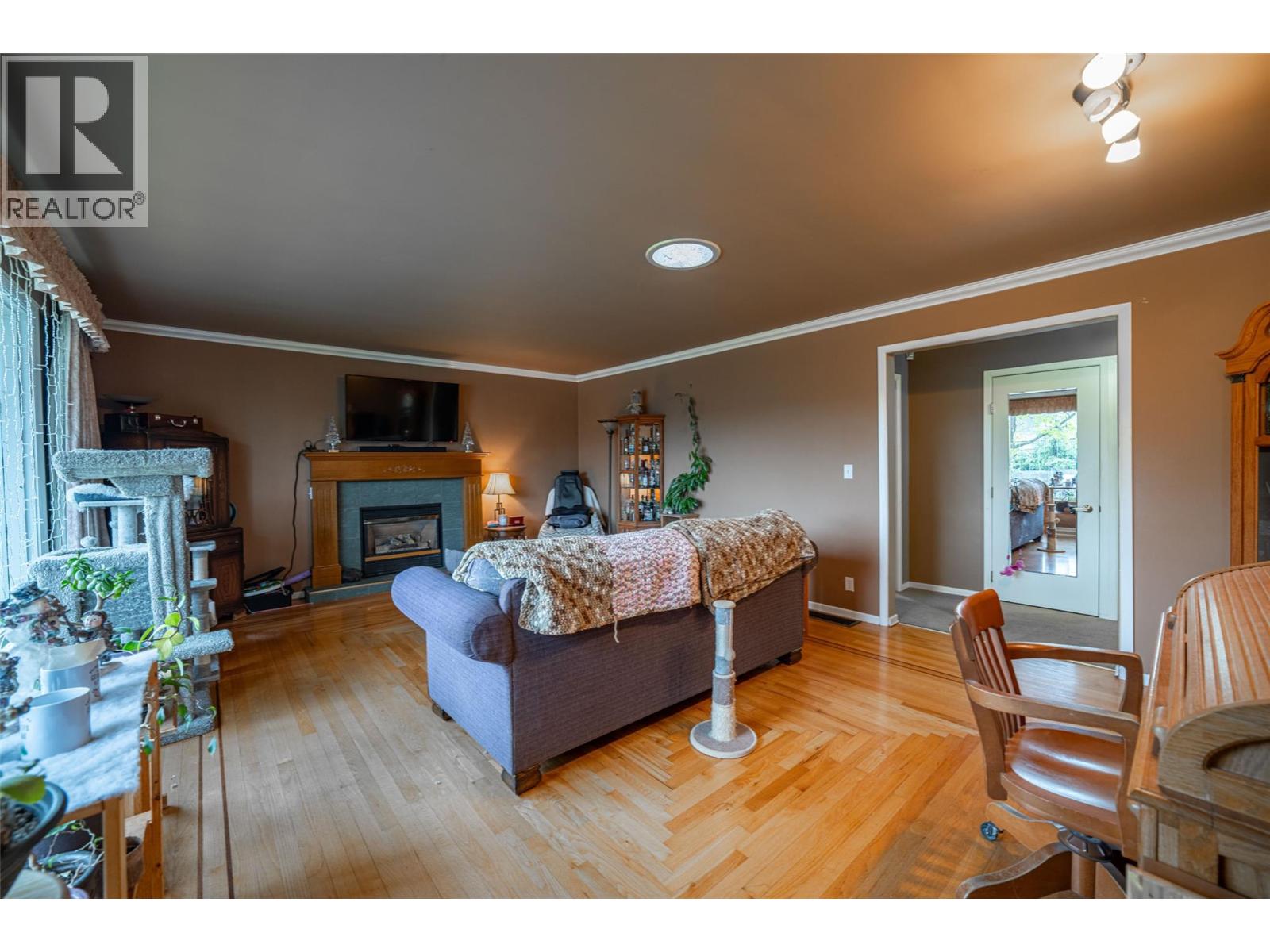 10003 6 Highway, Coldstream, British Columbia  V1B 3B6 - Photo 3 - 10378592