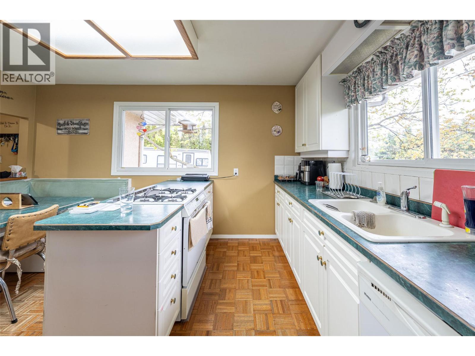 10003 6 Highway, Coldstream, British Columbia  V1B 3B6 - Photo 4 - 10378592