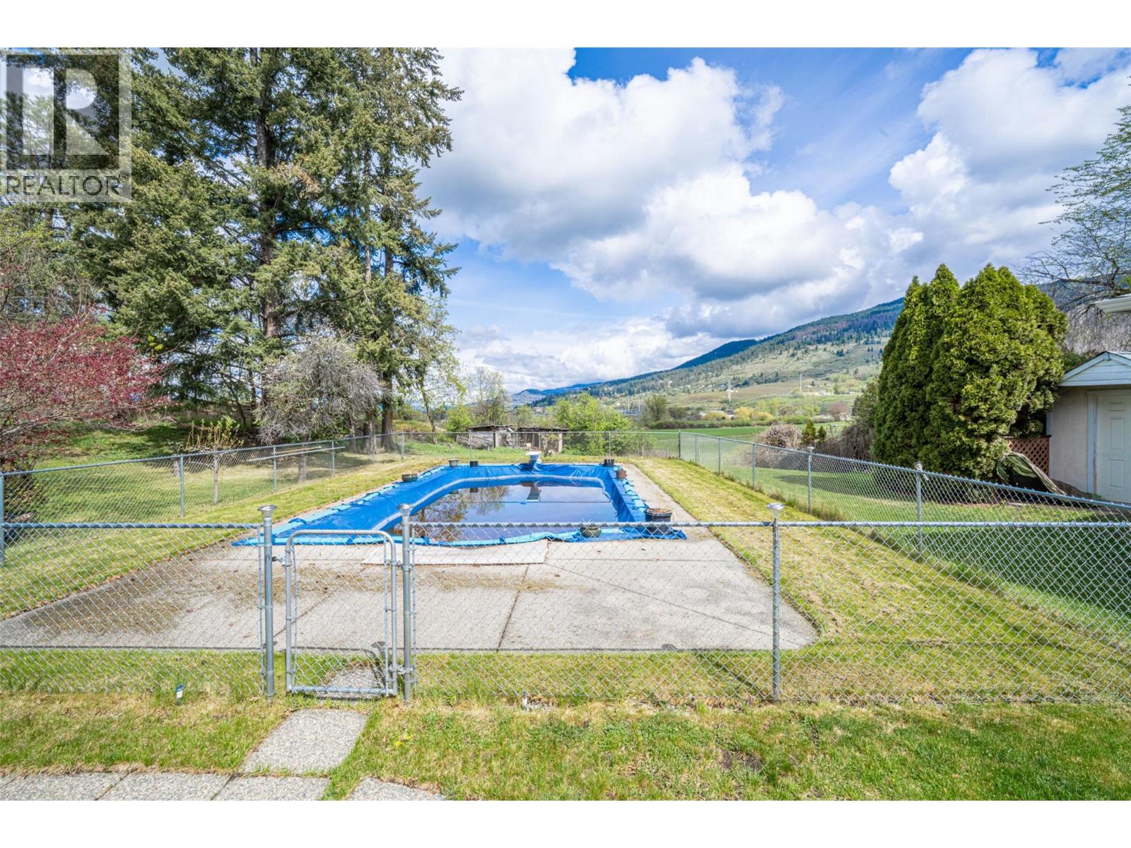 10003 6 Highway, Coldstream, British Columbia  V1B 3B6 - Photo 5 - 10378592