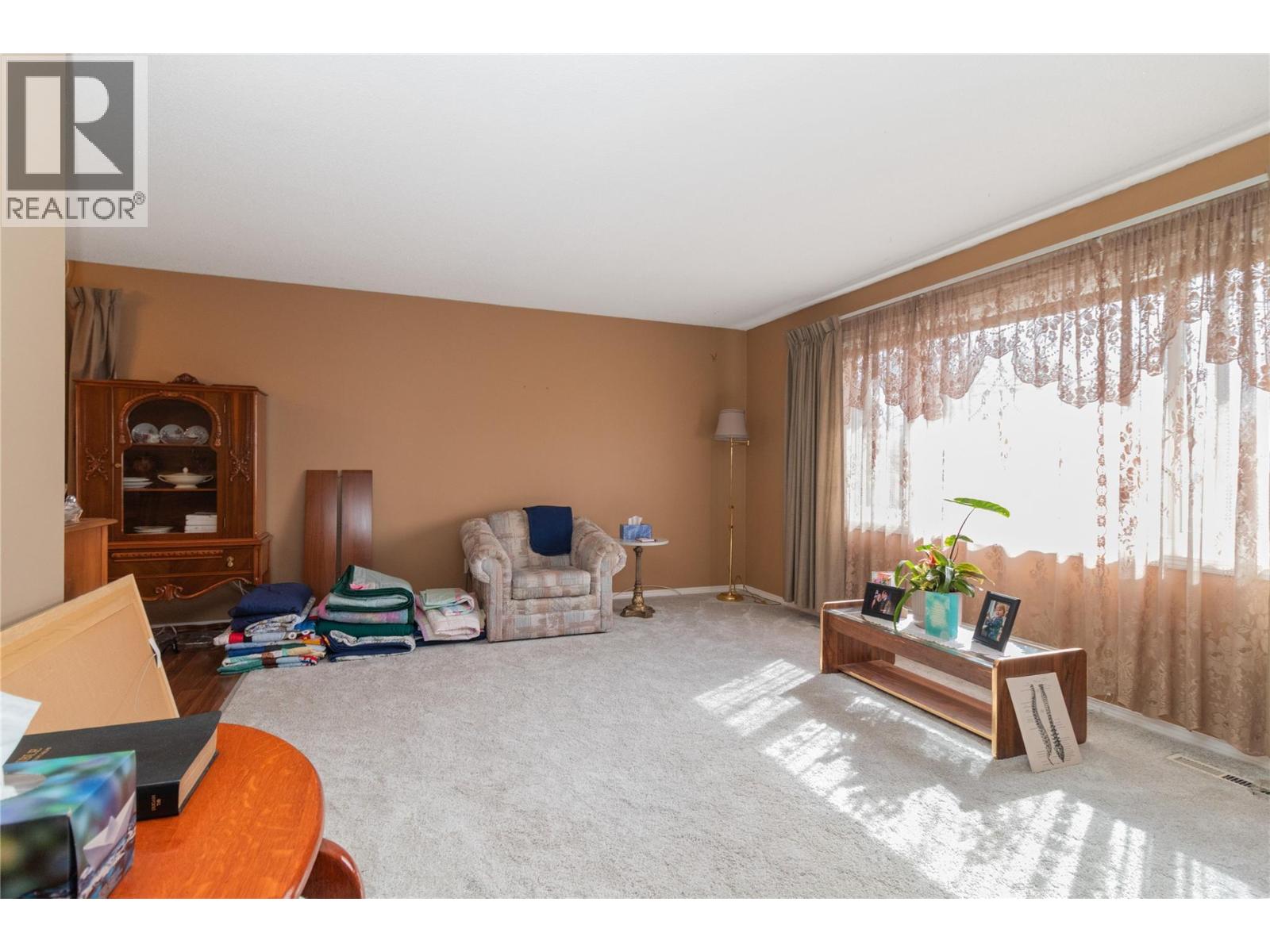 750 Falkirk Road, Kelowna, British Columbia  V1X 1R1 - Photo 11 - 10379609