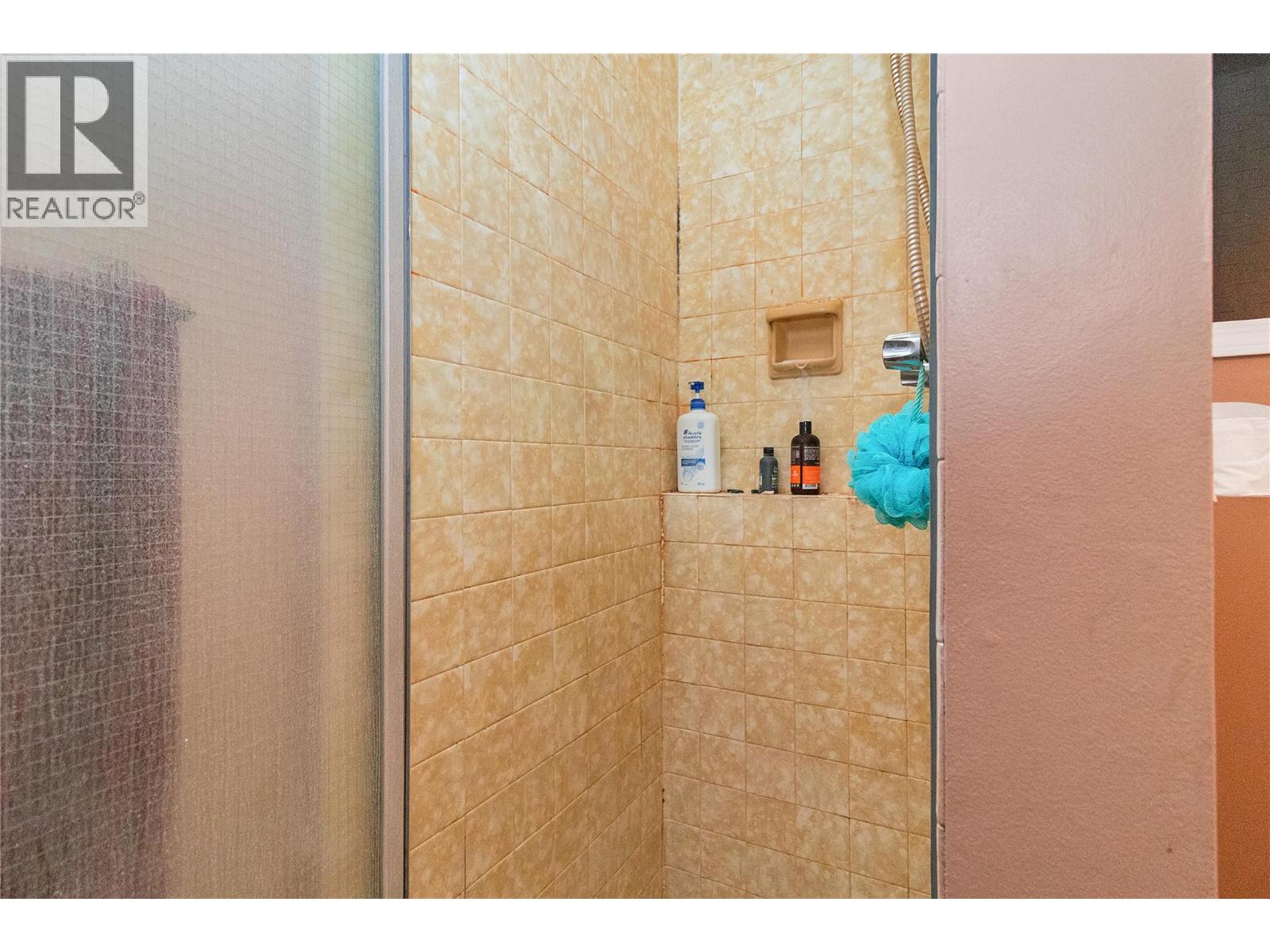 750 Falkirk Road, Kelowna, British Columbia  V1X 1R1 - Photo 43 - 10379609