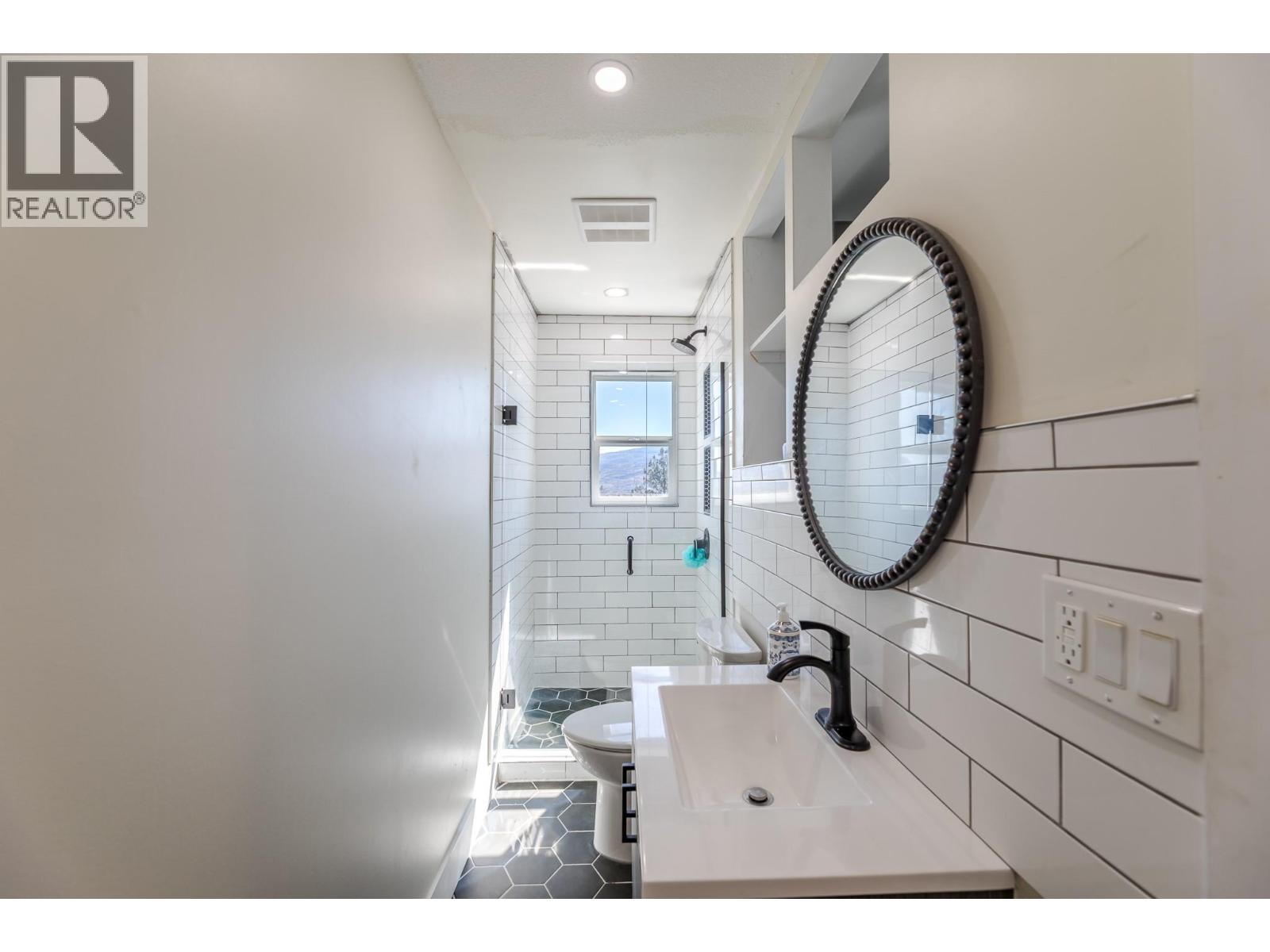 6471 Vernon Avenue, Peachland, British Columbia  V0H 1X8 - Photo 32 - 10379482