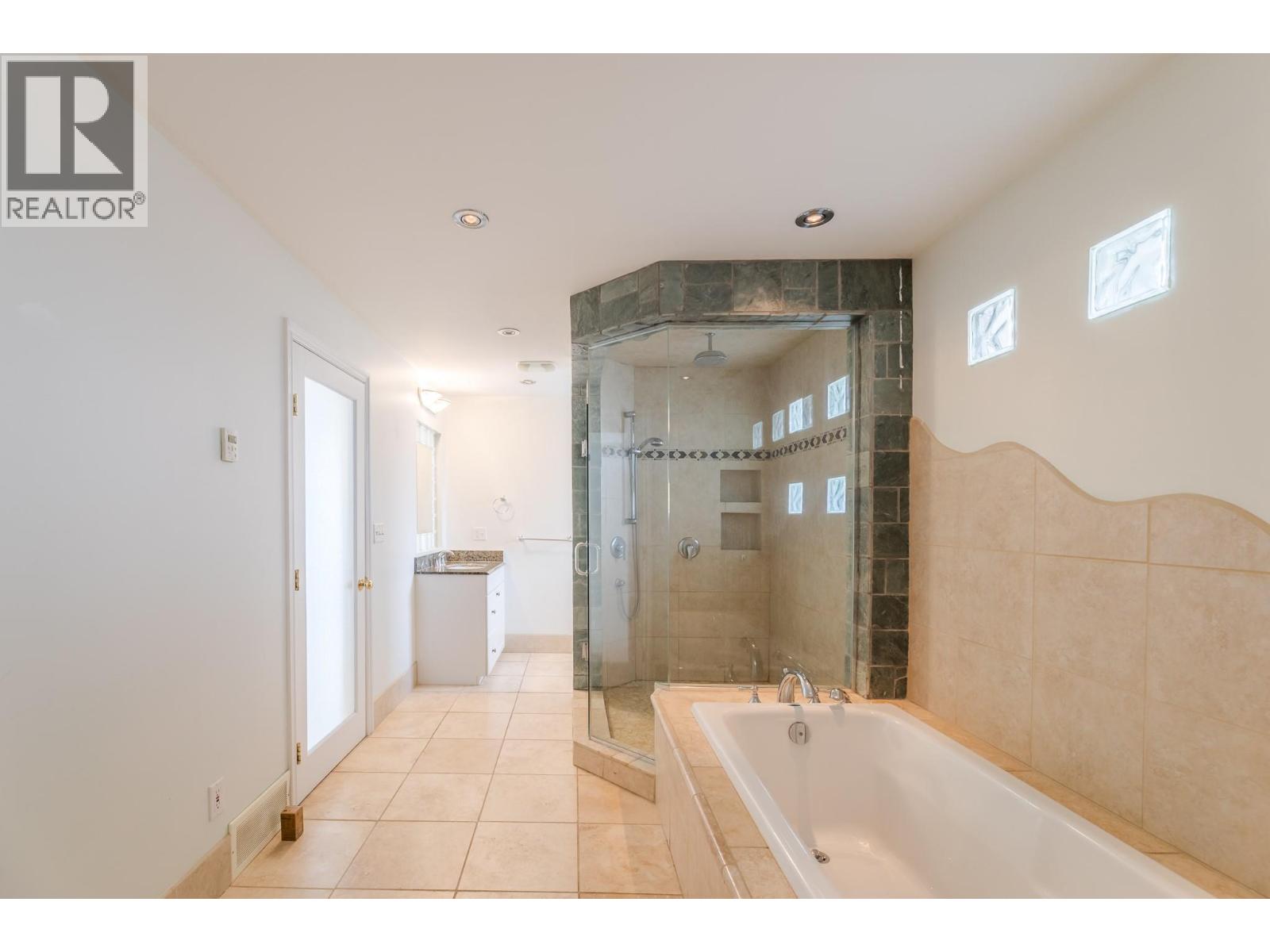 6471 Vernon Avenue, Peachland, British Columbia  V0H 1X8 - Photo 54 - 10379482