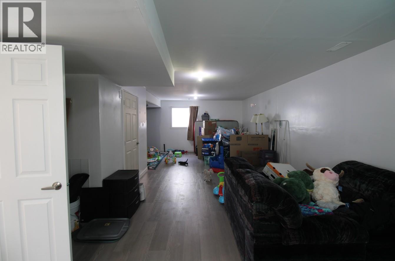 461 Daladon Drive, Logan Lake, British Columbia  V0K 1W0 - Photo 3 - 10379682