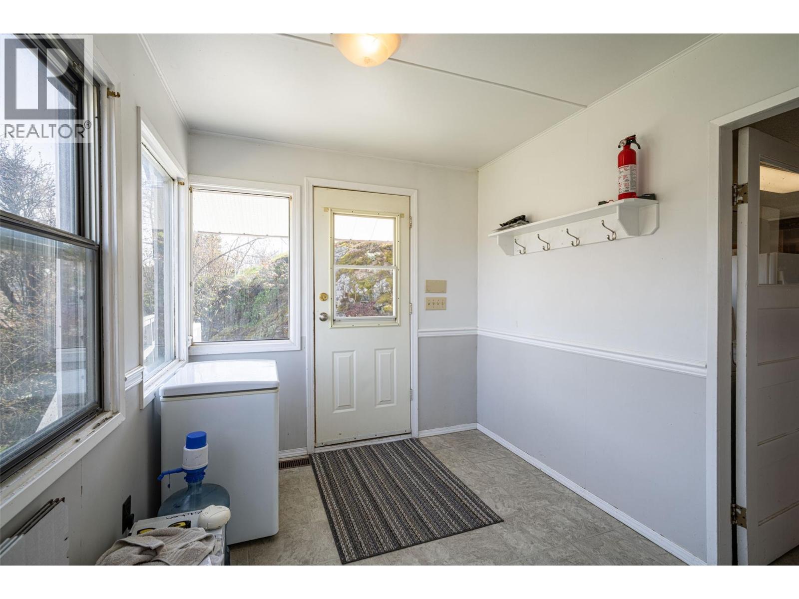 10091 6 Highway, Coldstream, British Columbia  V1B 3B6 - Photo 4 - 10378604