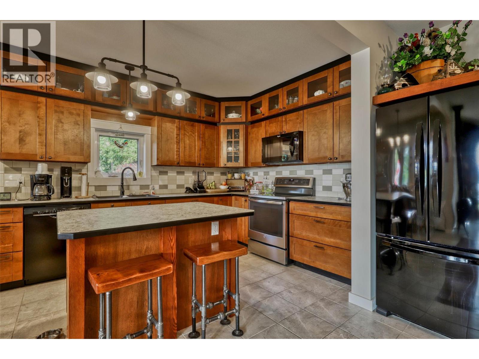2770 Perris Road, Blind Bay, British Columbia  V0E 1H1 - Photo 6 - 10378080