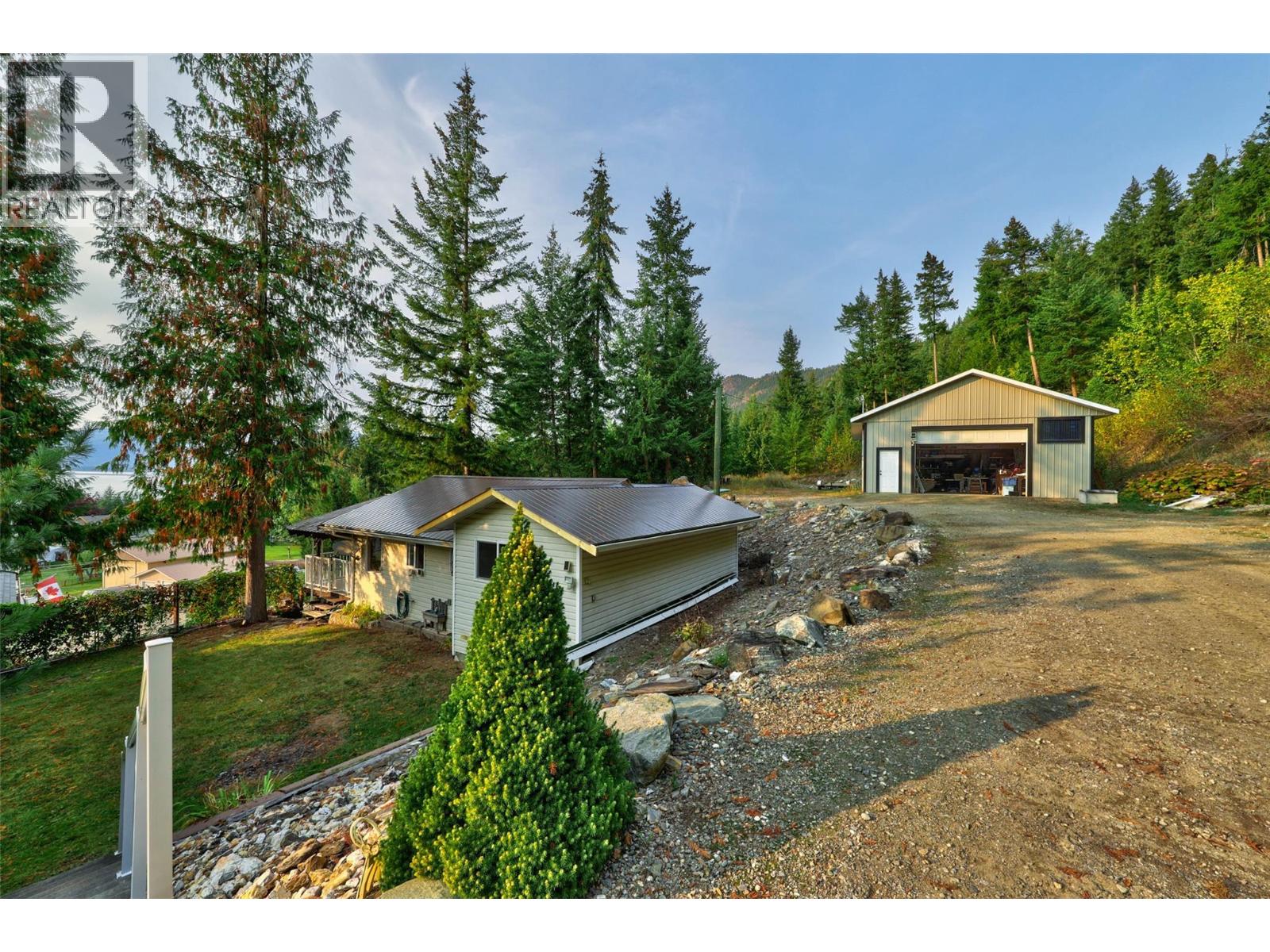 2770 Perris Road, Blind Bay, British Columbia  V0E 1H1 - Photo 64 - 10378080