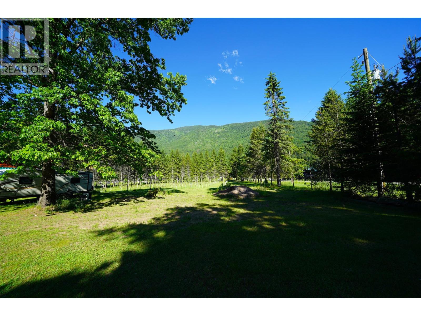 1062 Scamp Road, Castlegar, British Columbia  V1N 4R3 - Photo 11 - 10379543