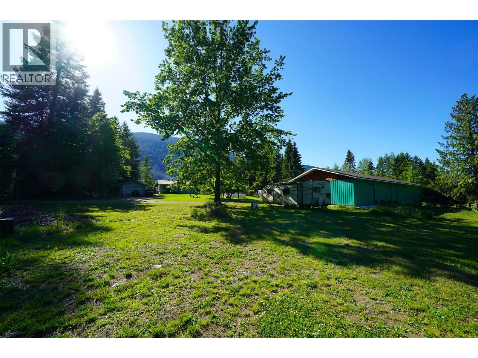 1062 Scamp Road, Castlegar, British Columbia  V1N 4R3 - Photo 14 - 10379543