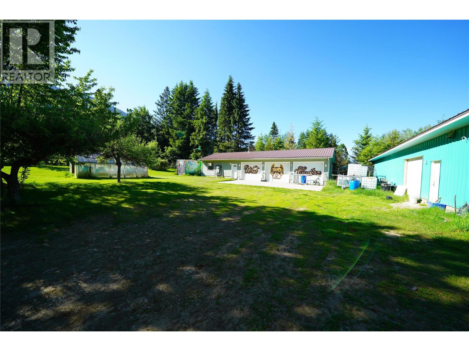 1062 Scamp Road, Castlegar, British Columbia  V1N 4R3 - Photo 19 - 10379543