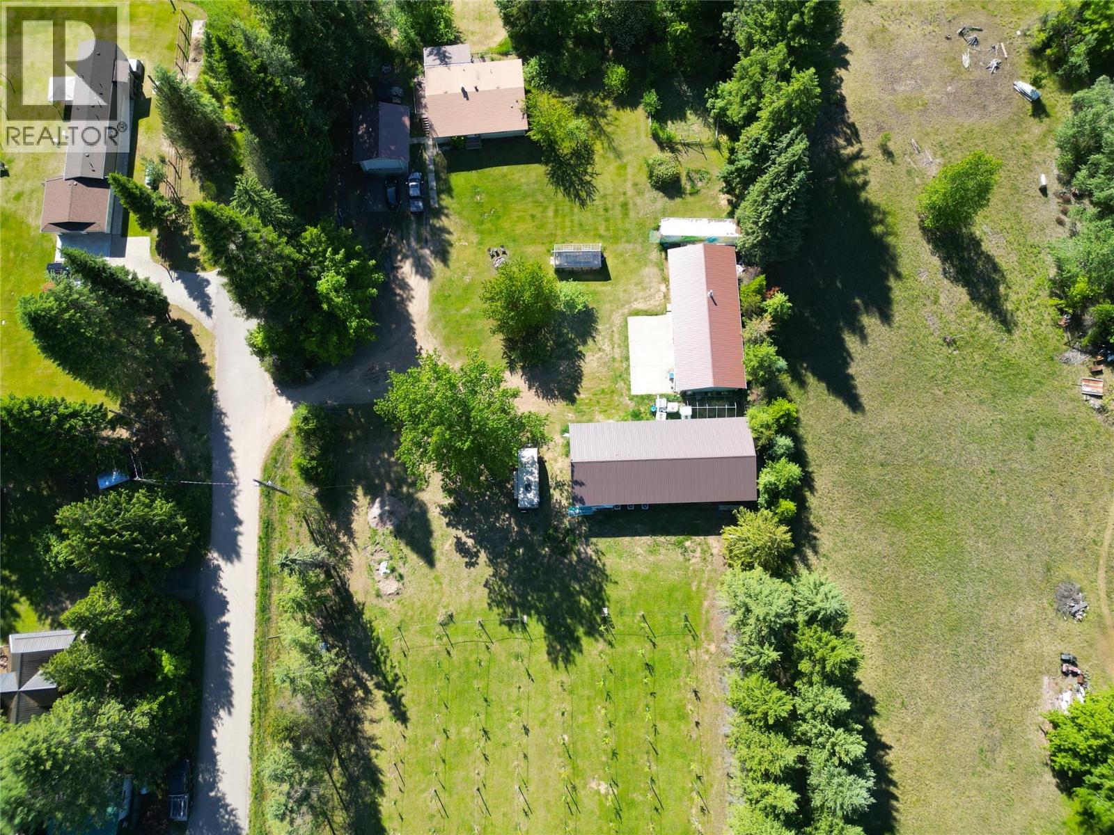 1062 Scamp Road, Castlegar, British Columbia  V1N 4R3 - Photo 2 - 10379543