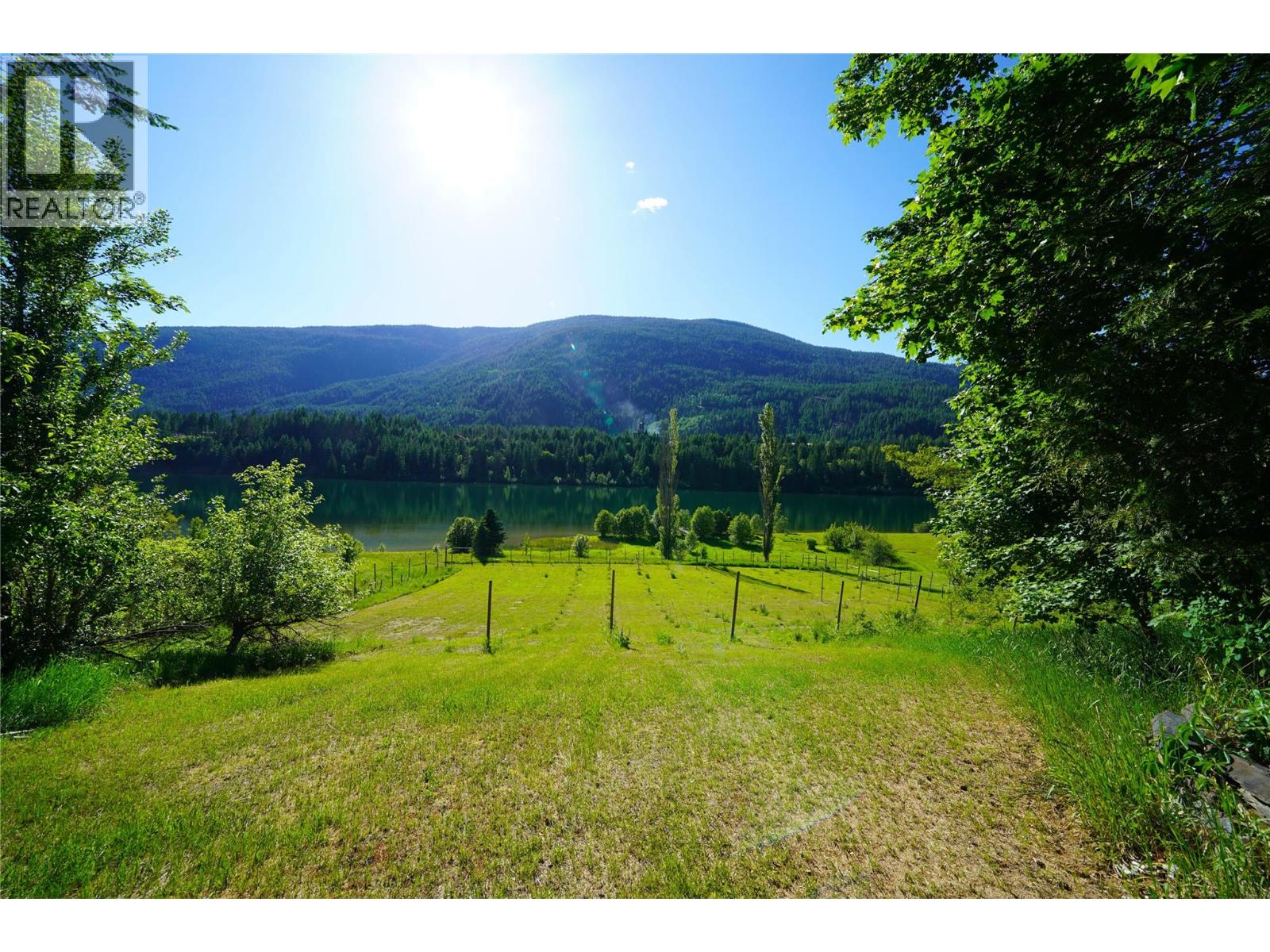 1062 Scamp Road, Castlegar, British Columbia  V1N 4R3 - Photo 28 - 10379543