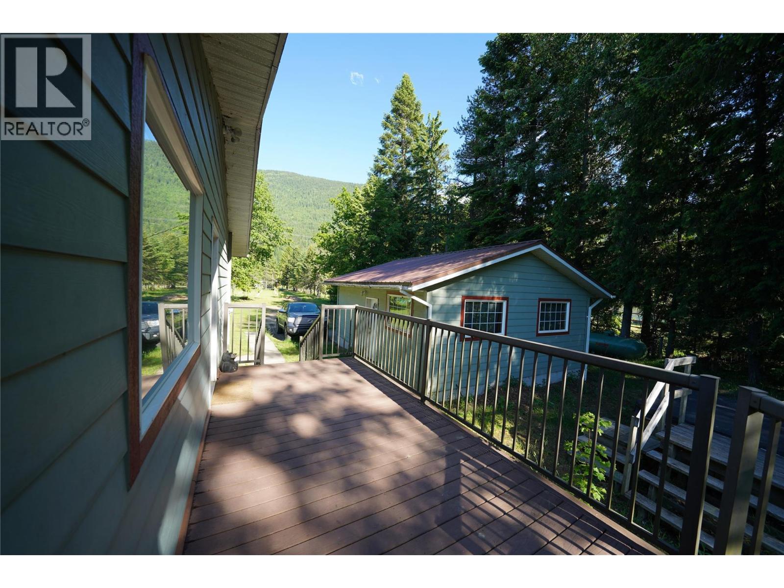 1062 Scamp Road, Castlegar, British Columbia  V1N 4R3 - Photo 45 - 10379543