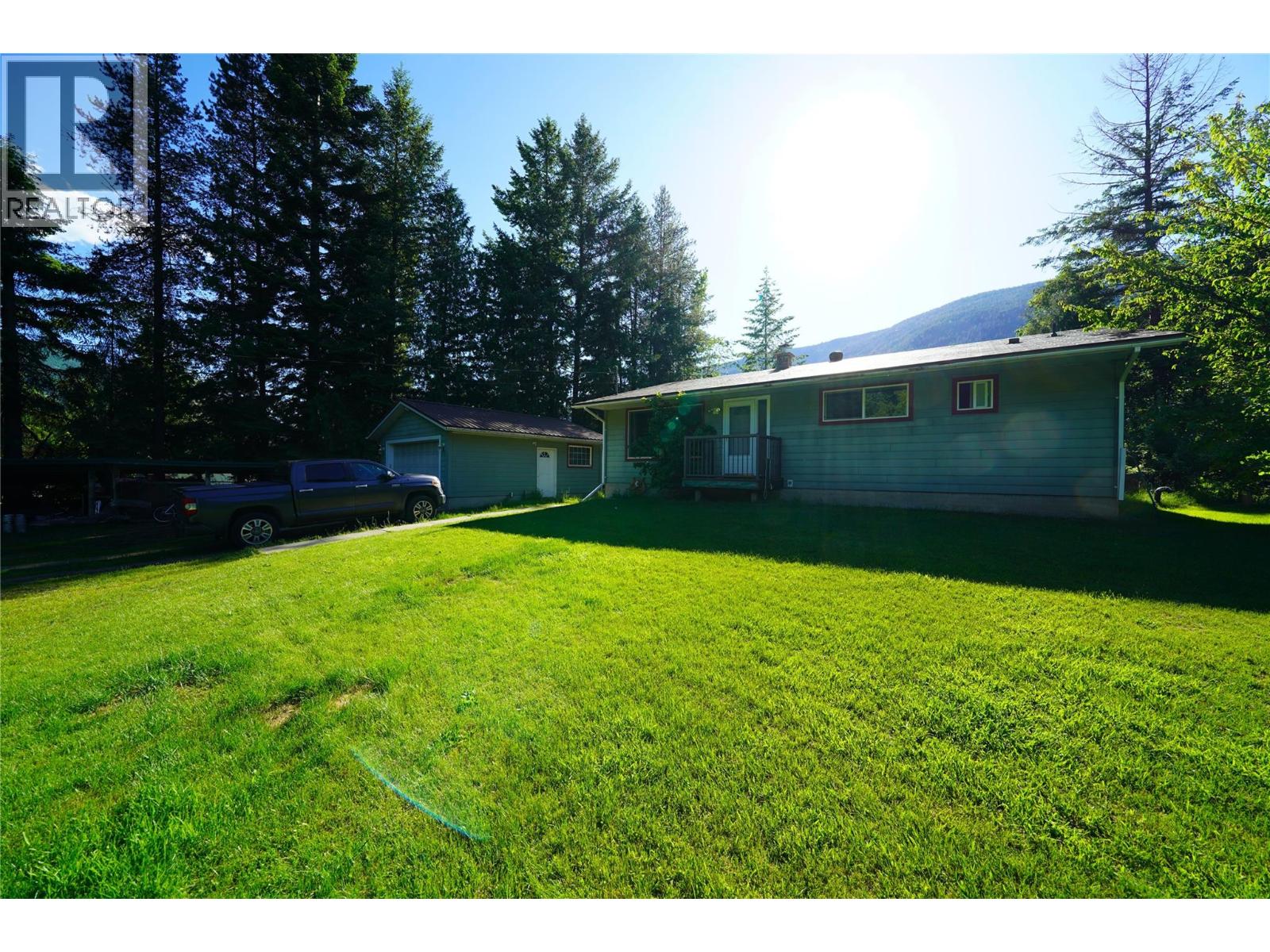 1062 Scamp Road, Castlegar, British Columbia  V1N 4R3 - Photo 48 - 10379543