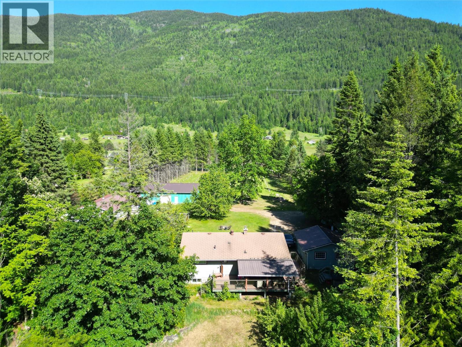 1062 Scamp Road, Castlegar, British Columbia  V1N 4R3 - Photo 8 - 10379543