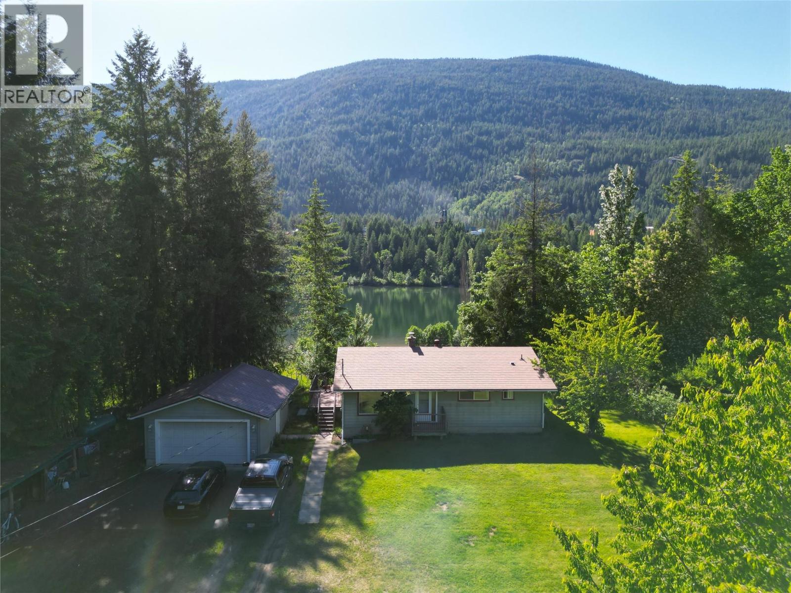 1062 Scamp Road, Castlegar, British Columbia  V1N 4R3 - Photo 9 - 10379543