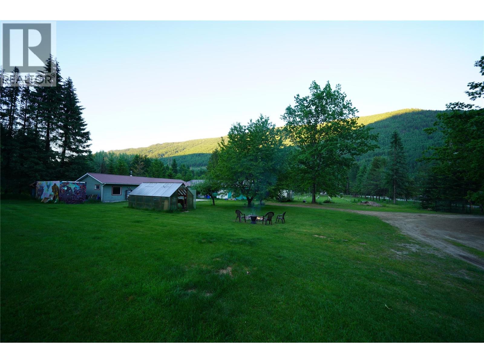 1062 Scamp Road, Castlegar, British Columbia  V1N 4R3 - Photo 97 - 10379543