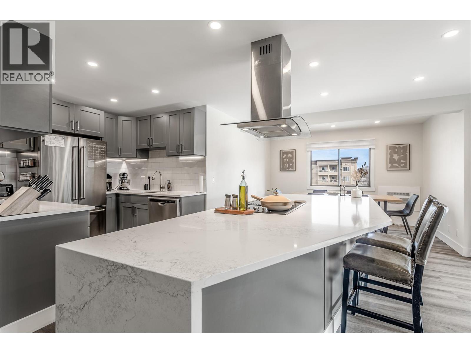 1075 Bernard Avenue Unit# 305, Kelowna, British Columbia  V1Y 6P7 - Photo 1 - 10376712