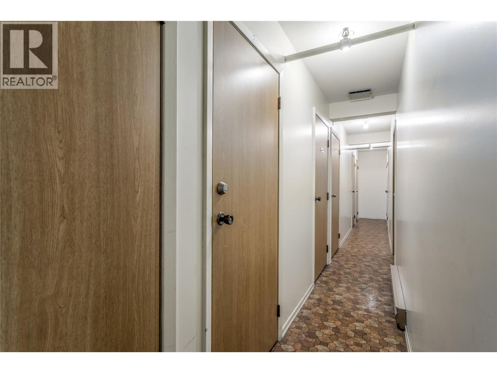 1075 Bernard Avenue Unit# 305, Kelowna, British Columbia  V1Y 6P7 - Photo 21 - 10376712