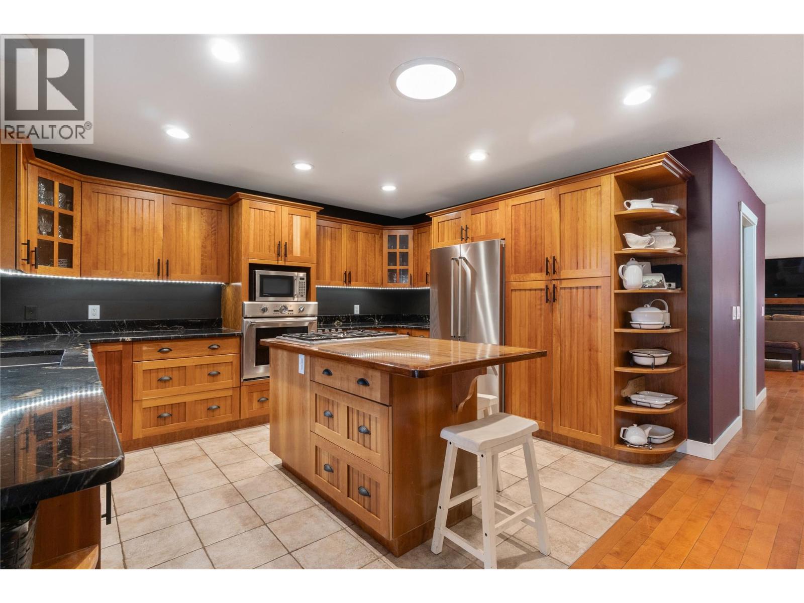3960 50 Street Ne, Salmon Arm, British Columbia  V1E 1Y5 - Photo 16 - 10379294