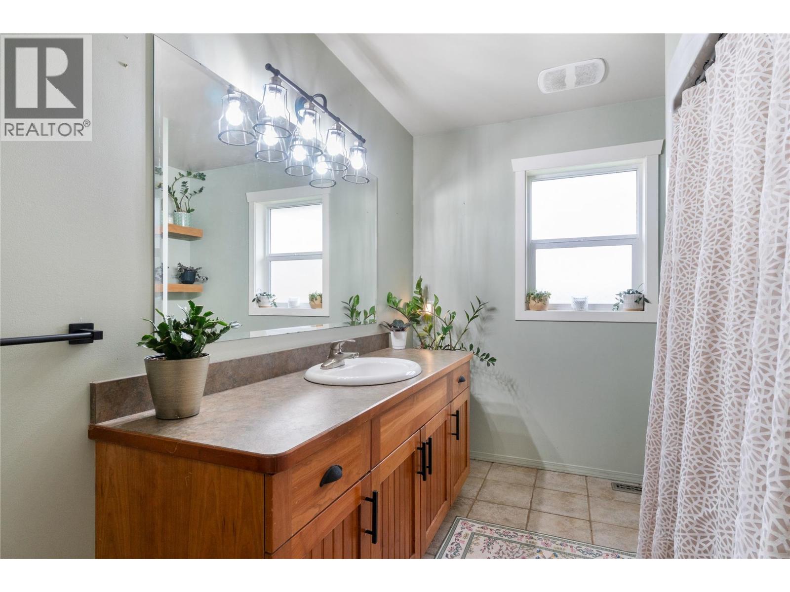 3960 50 Street Ne, Salmon Arm, British Columbia  V1E 1Y5 - Photo 26 - 10379294