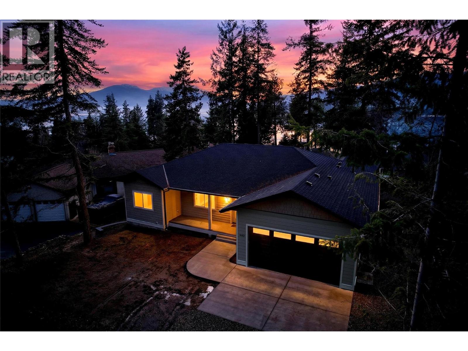 3682 Braelyn Road, Tappen, British Columbia  V0E 2X1 - Photo 3 - 10379011