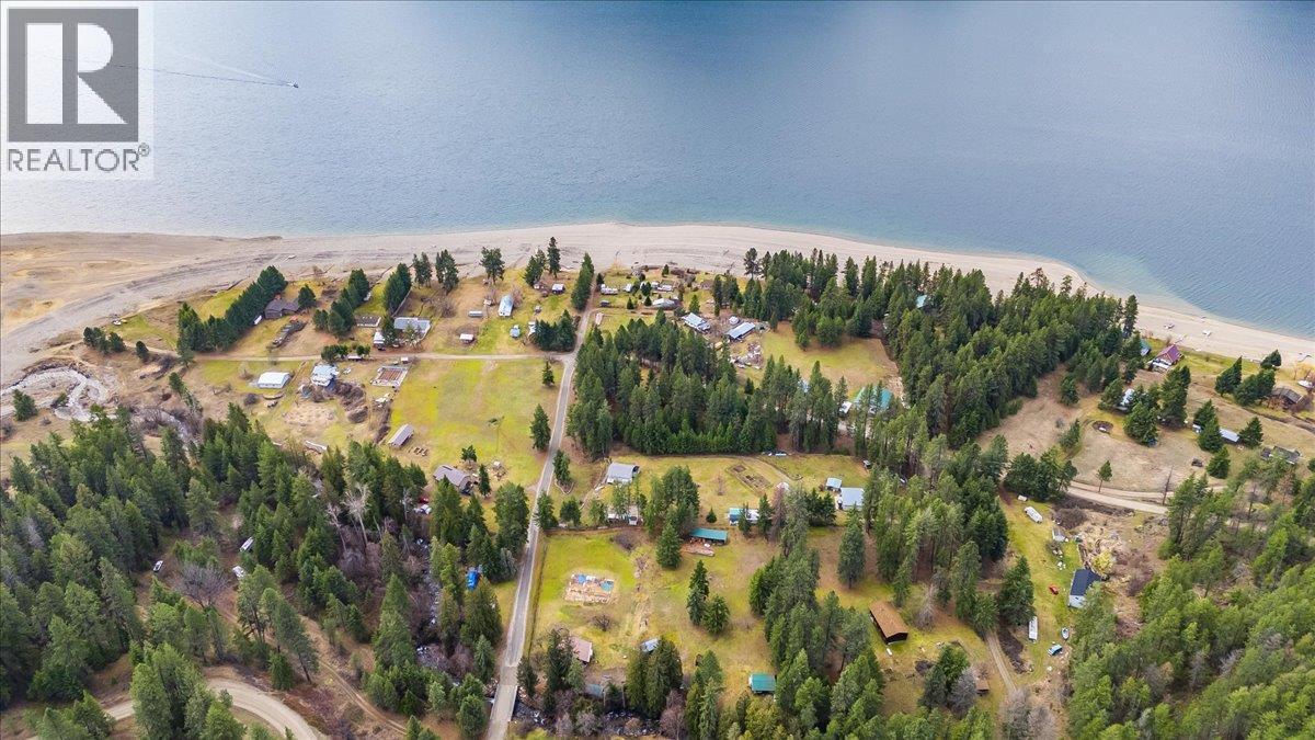 7515 Broadwater Road, castlegar, British Columbia