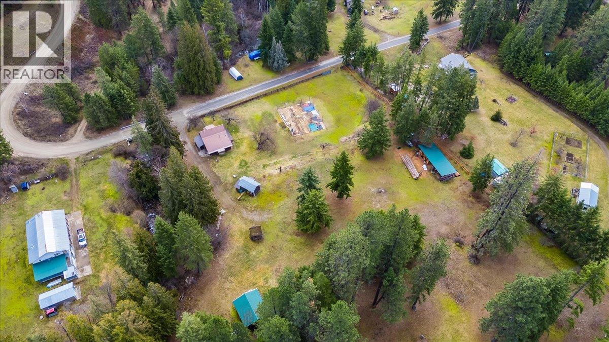 7515 Broadwater Road, Castlegar, British Columbia  V1N 4V8 - Photo 16 - 10379500
