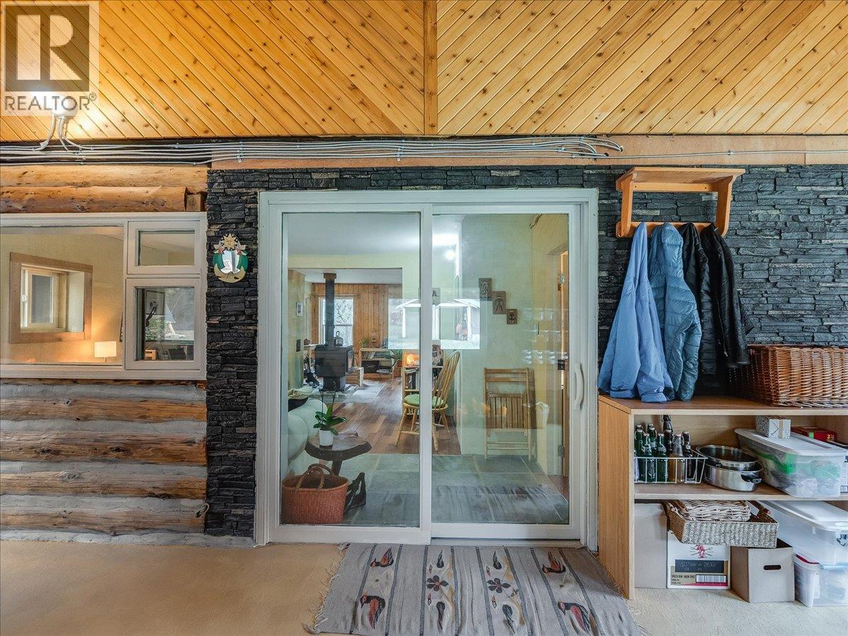 7515 Broadwater Road, Castlegar, British Columbia  V1N 4V8 - Photo 22 - 10379500