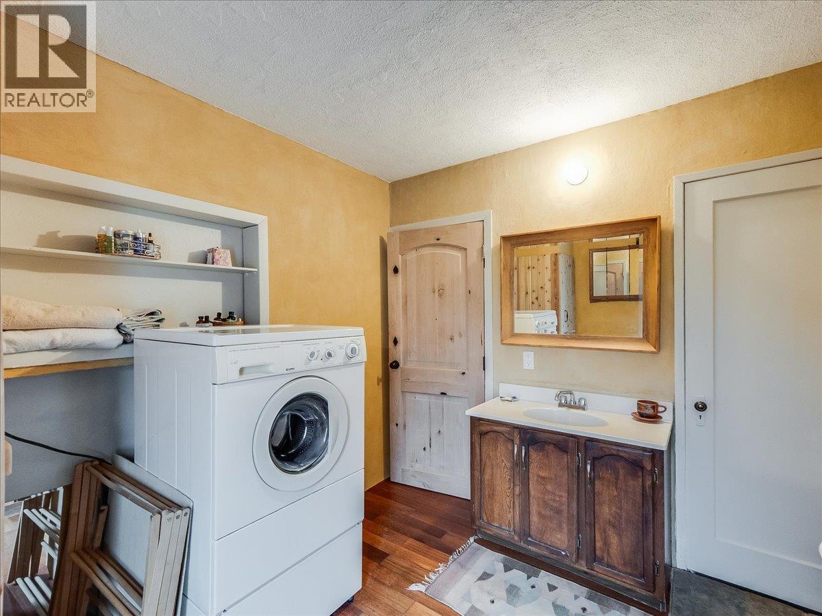 7515 Broadwater Road, Castlegar, British Columbia  V1N 4V8 - Photo 25 - 10379500