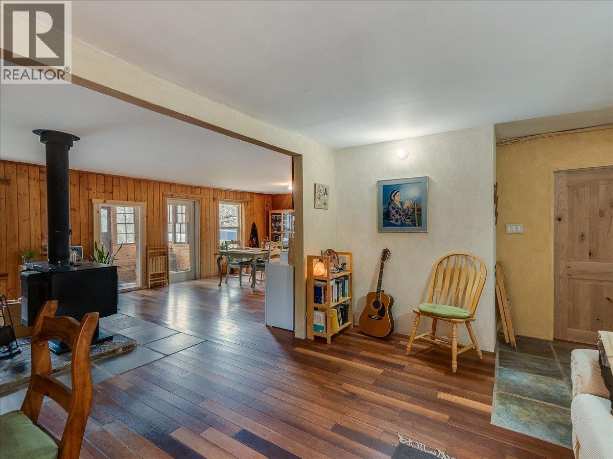 7515 Broadwater Road, Castlegar, British Columbia  V1N 4V8 - Photo 26 - 10379500