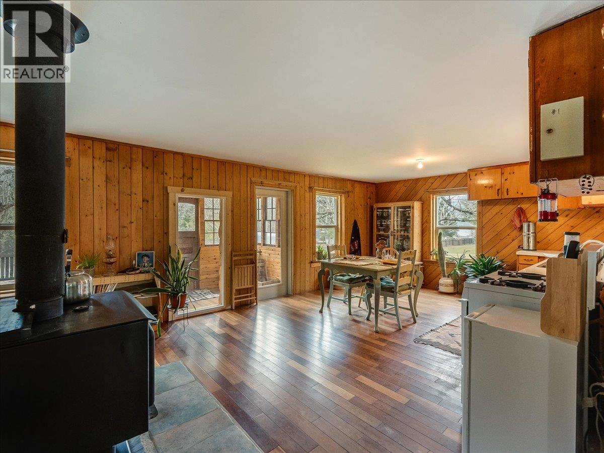 7515 Broadwater Road, Castlegar, British Columbia  V1N 4V8 - Photo 29 - 10379500