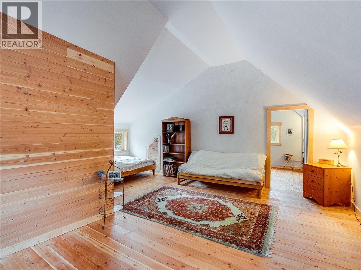 7515 Broadwater Road, Castlegar, British Columbia  V1N 4V8 - Photo 39 - 10379500